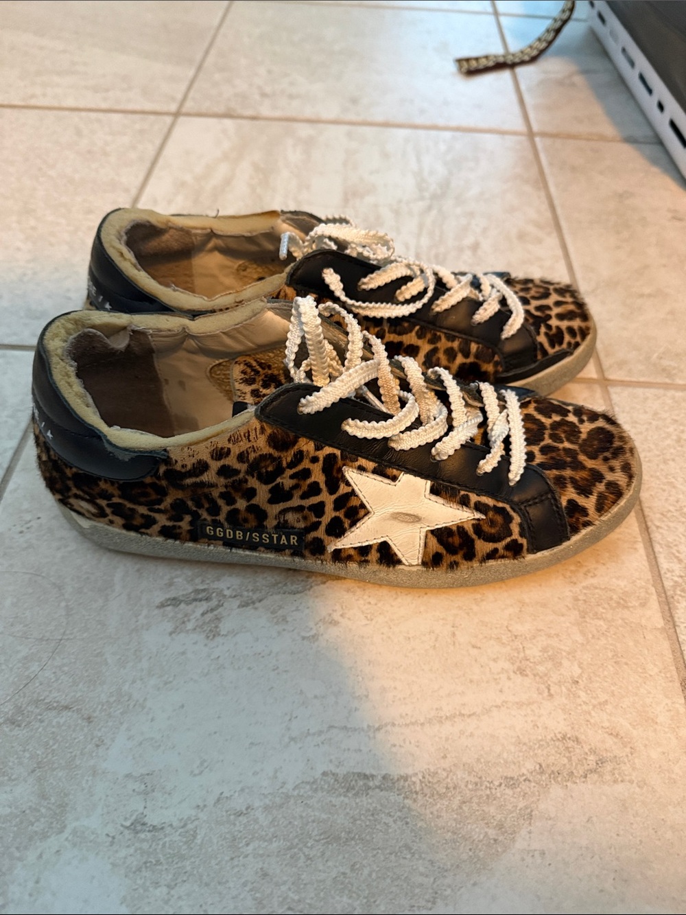 Golden Goose Leopard Print Sneakers with White Star and Laces - Picture 2 of 4